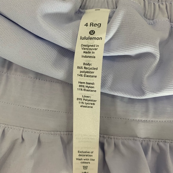 Lululemon Hotty Hot Short II 2.5" - Picture 11 of 16